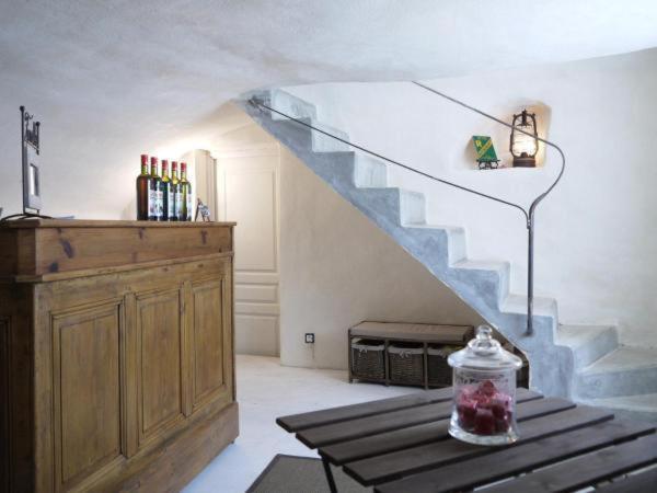 Отель La Ferme Les Eybrachas Reauville Экстерьер фото